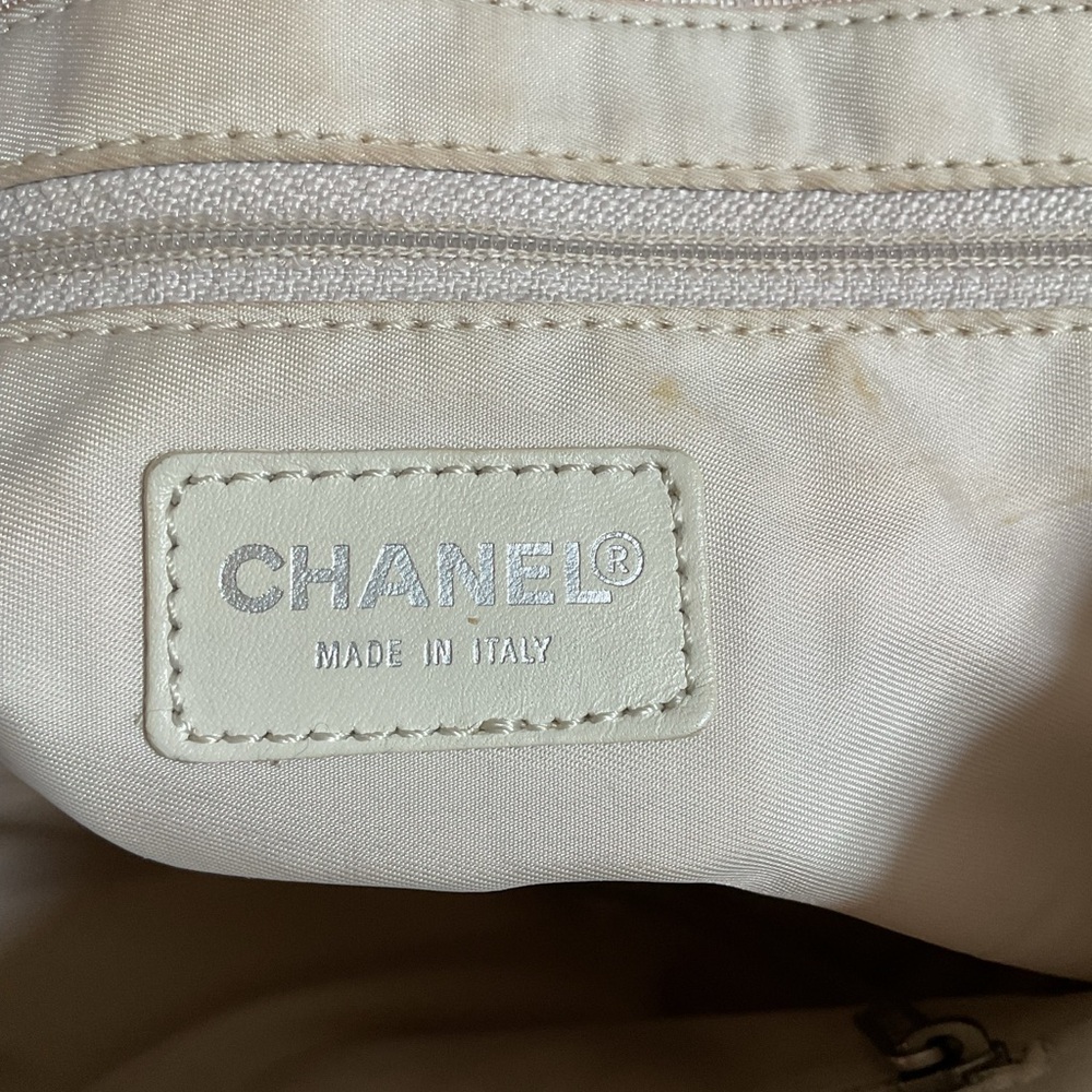 Chanel travel tote - Picture 7 of 8